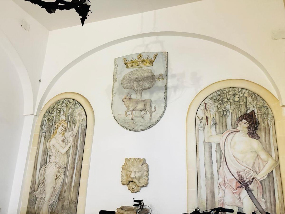 Elegante Appartamento Nel Cuore Del Barocco Лече Екстериор снимка