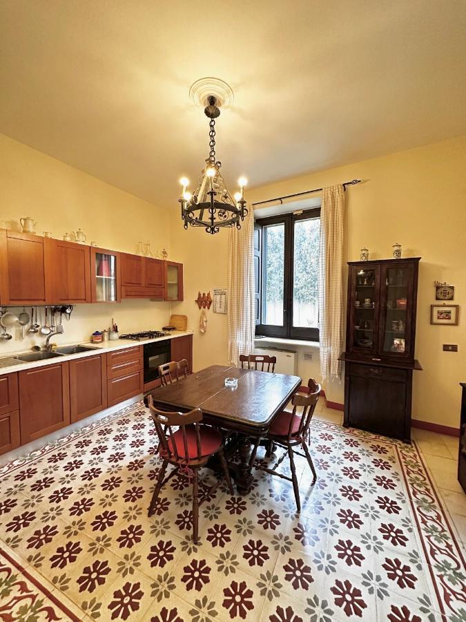 Elegante Appartamento Nel Cuore Del Barocco Лече Екстериор снимка